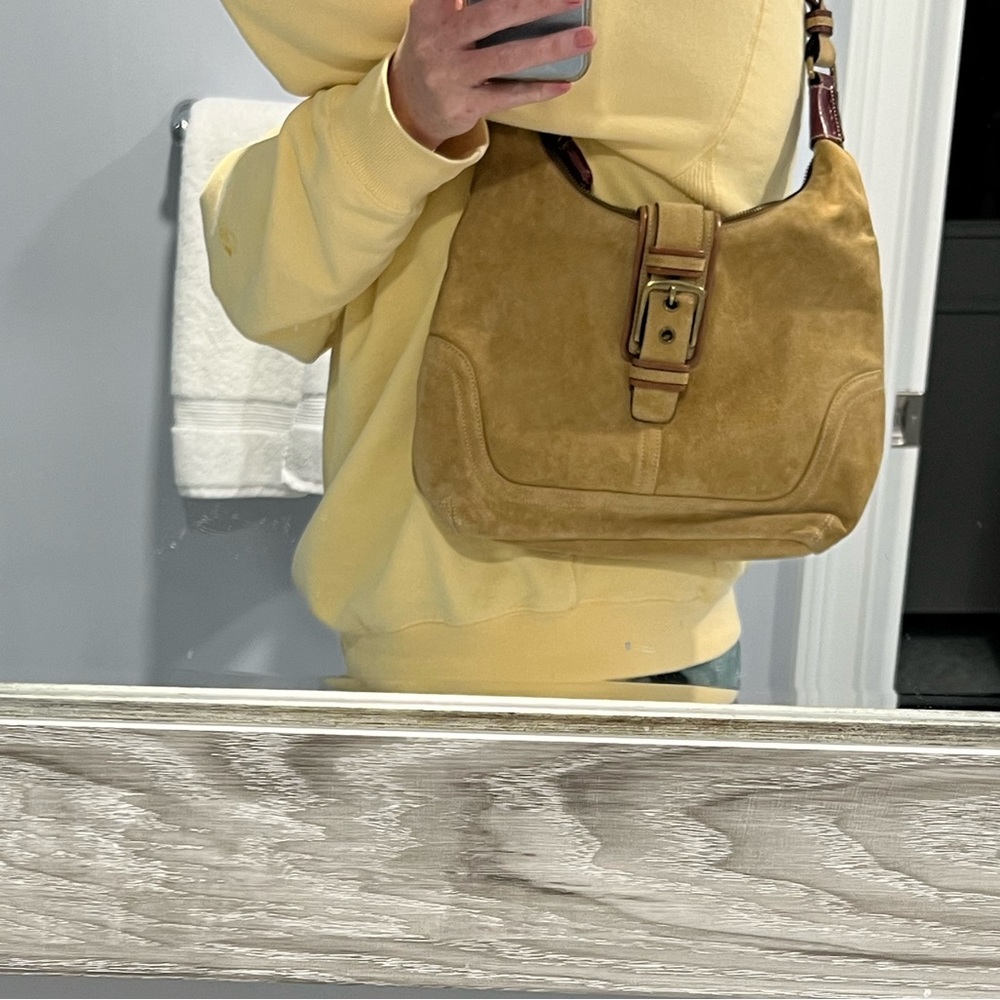 🤎Coach🤎 NWOT GORGEOUS 100% suede tan hobo bag. Never used! - Picture 11 of 12